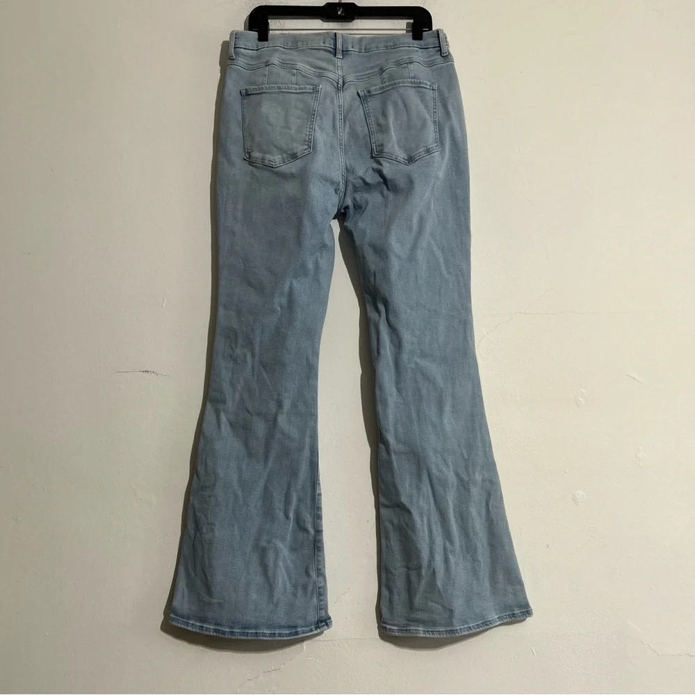Free People CRVY Infinite Stretch Pull On Flare Jeans Light Wash Size XL